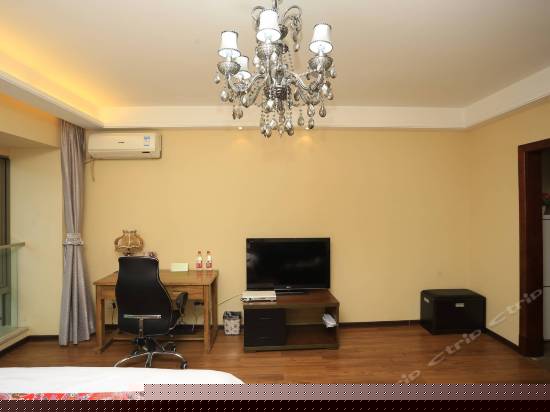 江景雅静豪华大床房