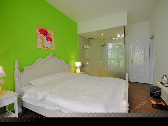 山景阳台大床房