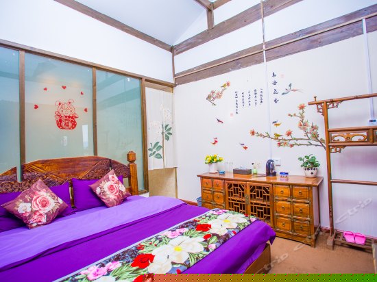 二楼温馨大床房