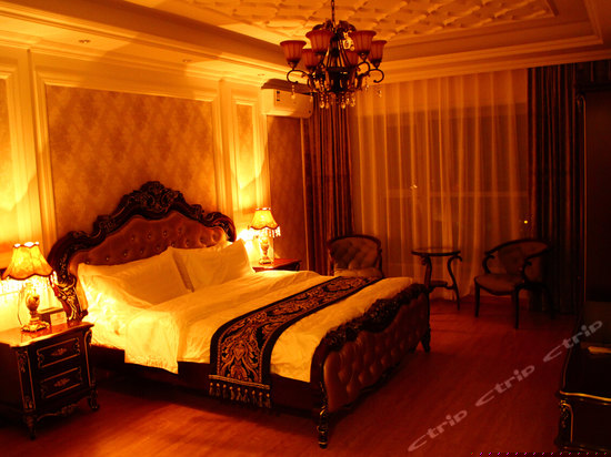 豪华大床房
