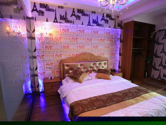 摩登都市大床房