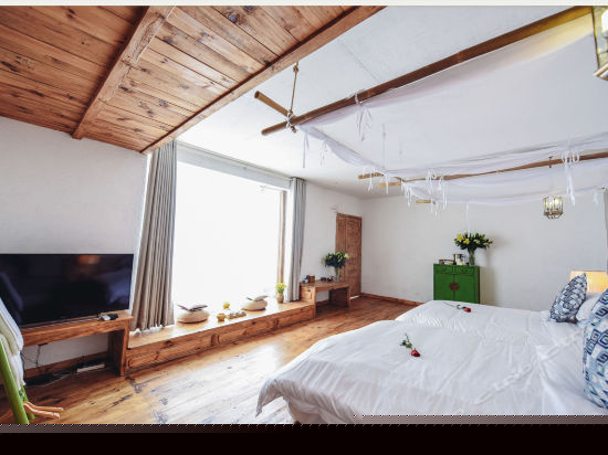 S207海景飘窗榻榻米家庭房