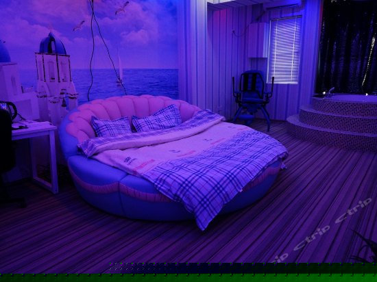 浪漫地中海主题影院房