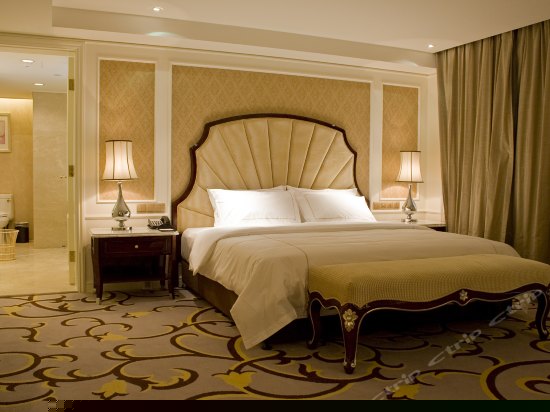 B座贵宾楼雅居家庭房