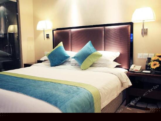 舒适温馨大床房