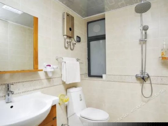 蓝色港湾阳台海景两房一厅