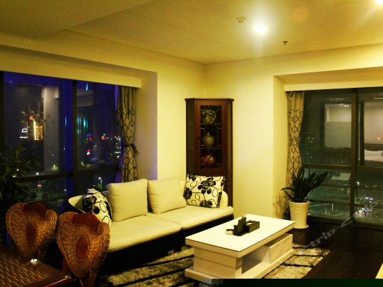 豪华海市双景双卧套房