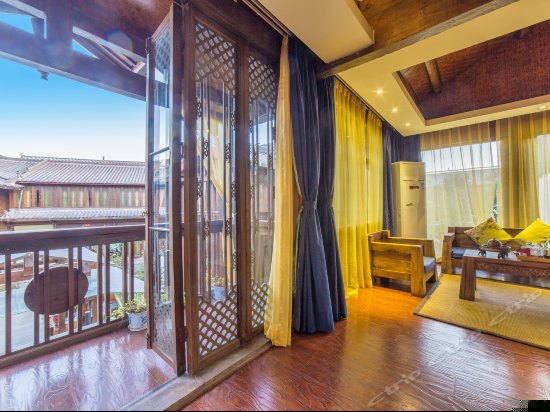 轻奢阳光露台大套房