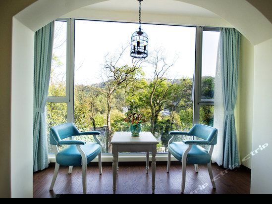 雅致山景房（全画幅景观）