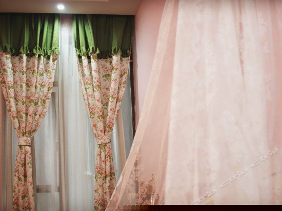 甜蜜粉色公主房大床房