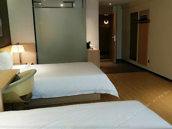 至IN双床房（无窗）