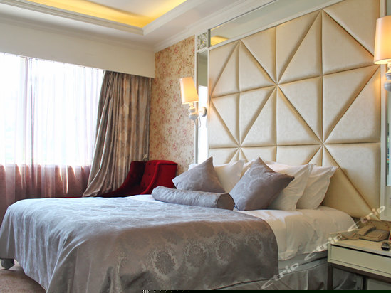 精致大床房(带电脑)