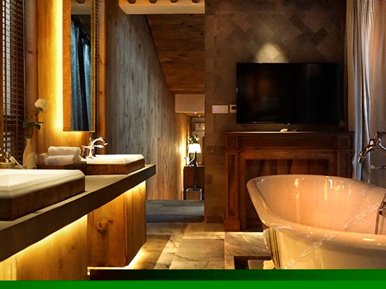 侘静原树听水复式房-侘