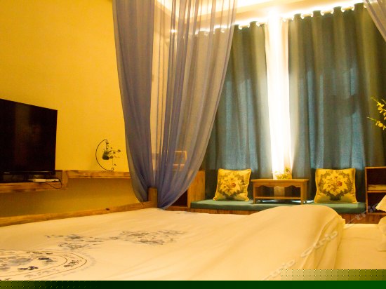 阳光蜜月大床房