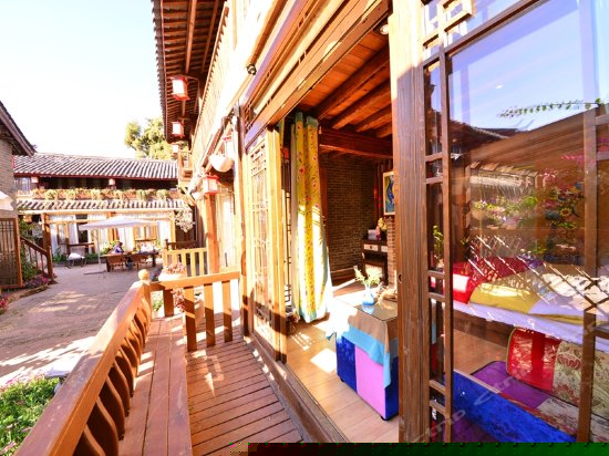 豪华阳光大床房