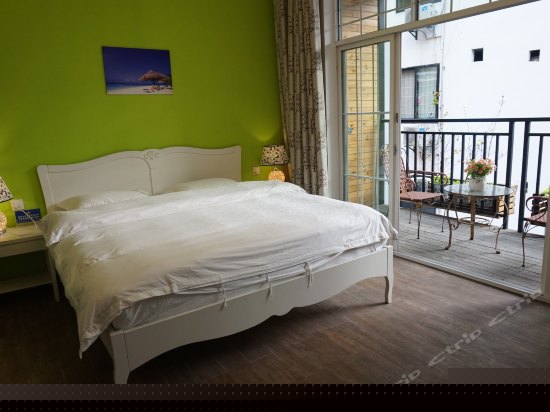 阳台大床房