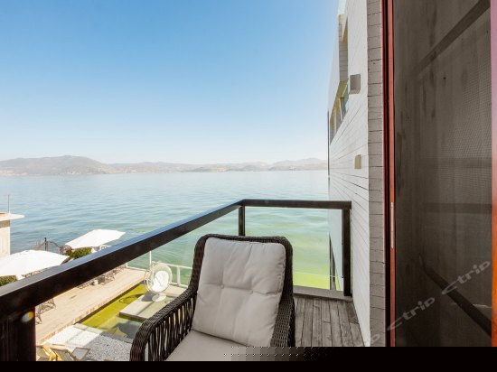 90度海景花园大床房