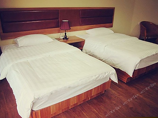 水蓝天园景双床间