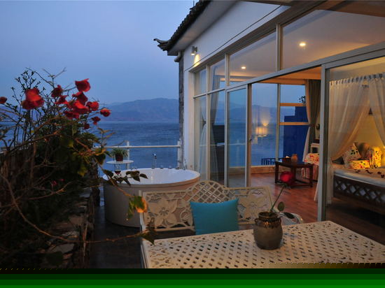 独立露台海景大床房