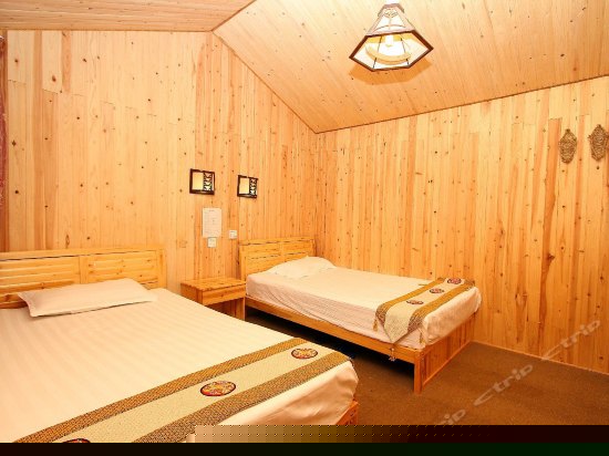 二楼湖景双床房