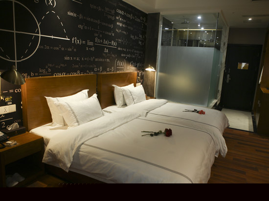 时光窗井豪华套房