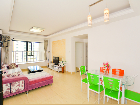 温馨三室一厅套房