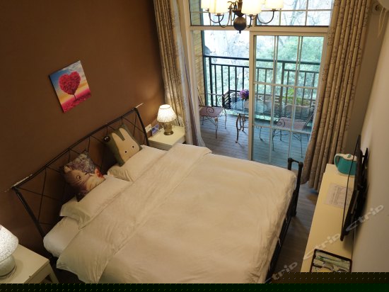 山景阳台大床房