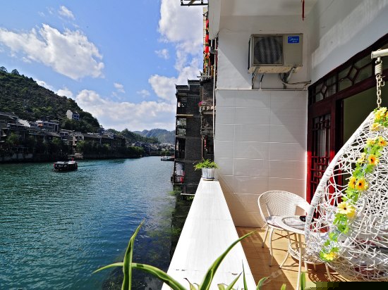 江景情侣大床房