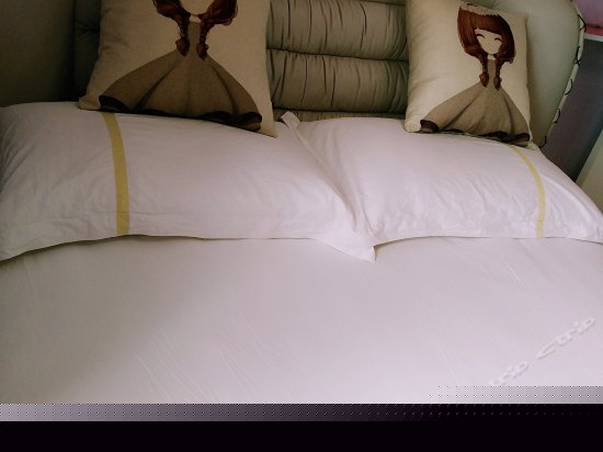 阳光豪华大床房