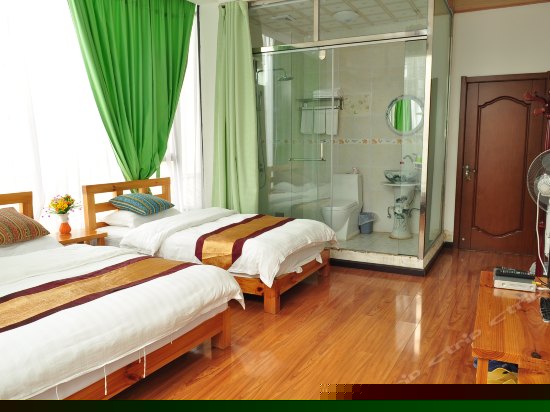 二楼阳光家庭房