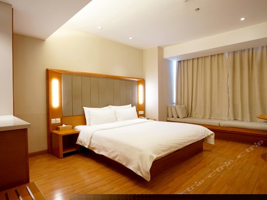 高级大床房