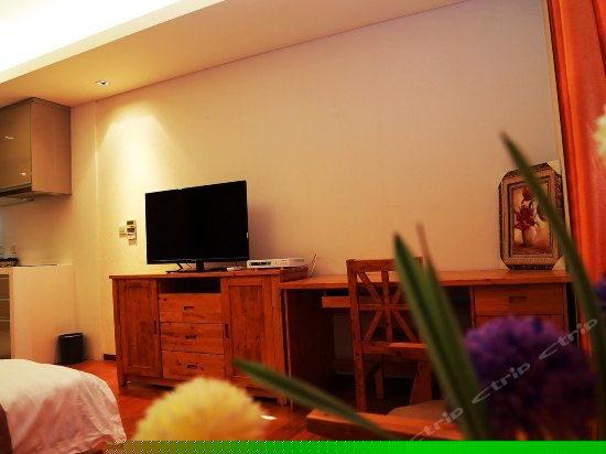 豪华河景大床房