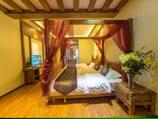 二号店温馨家庭房