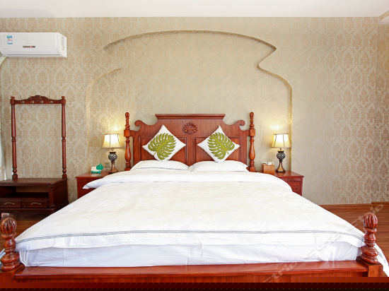 林荫海景大床房