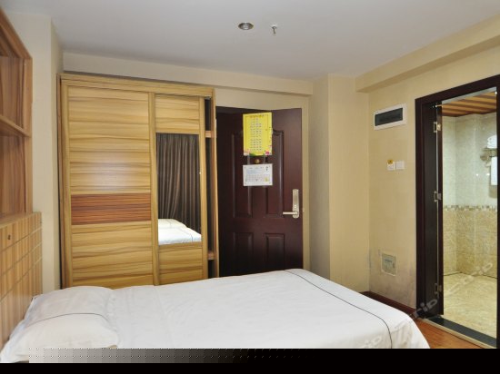 独立阳台观景三人间