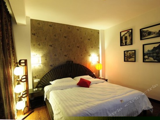 浪漫个性大床房