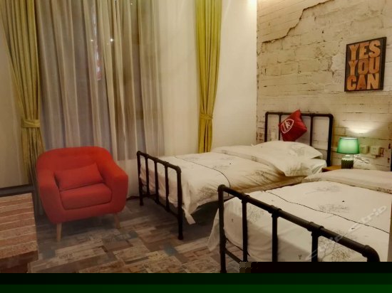 Loft极致工业双床间