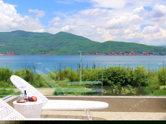 豪华海景山景超大露台大床房