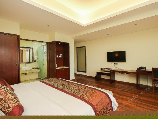 豪华江景大床房