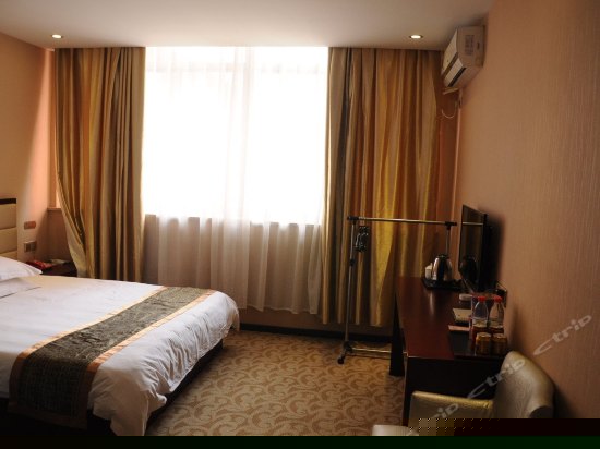 高级豪华大床房