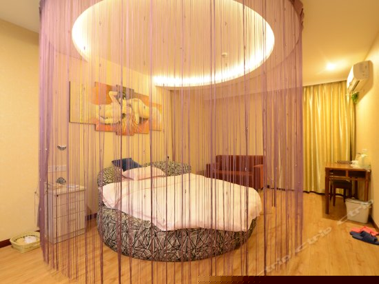 1.8米床豪华大床房