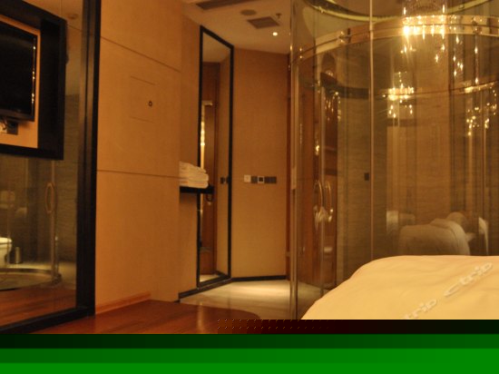 副楼怡家玻璃房（无窗）