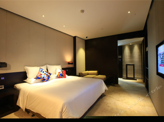 商务大床房