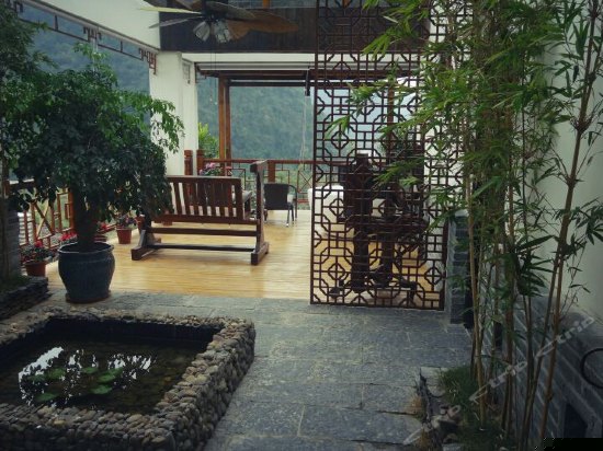 豪华阳光庭院观景大床房