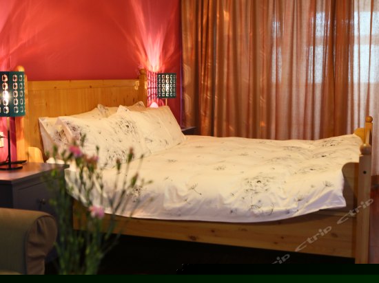 A1浪漫风情家庭大床房