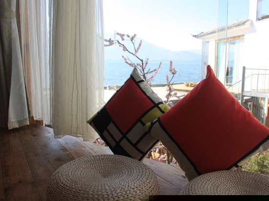 S201海景飘窗榻榻米家庭房