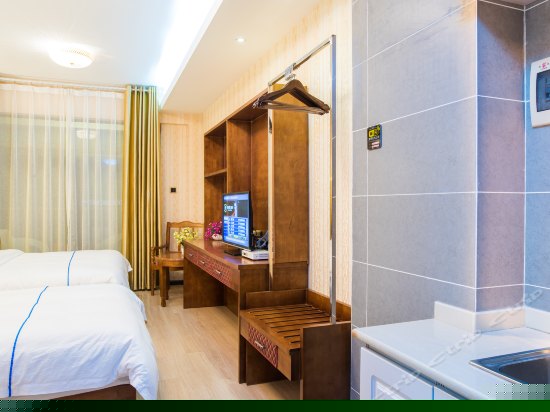 阳台山景家庭房