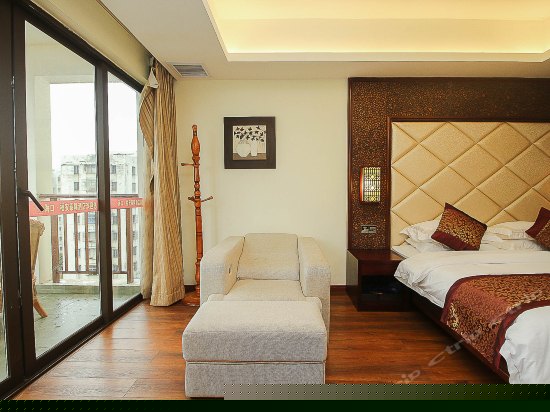 豪华江景大床房