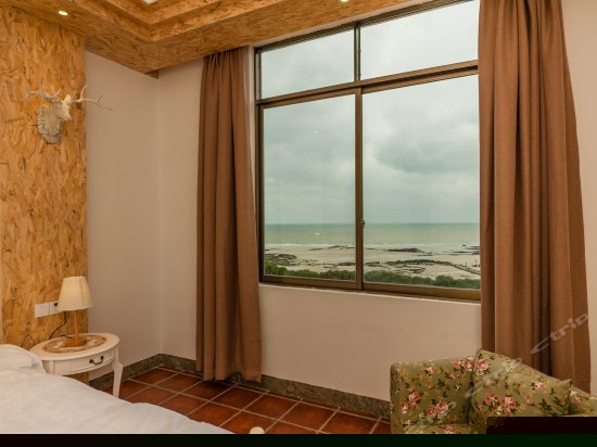 顶层无敌海景大床房