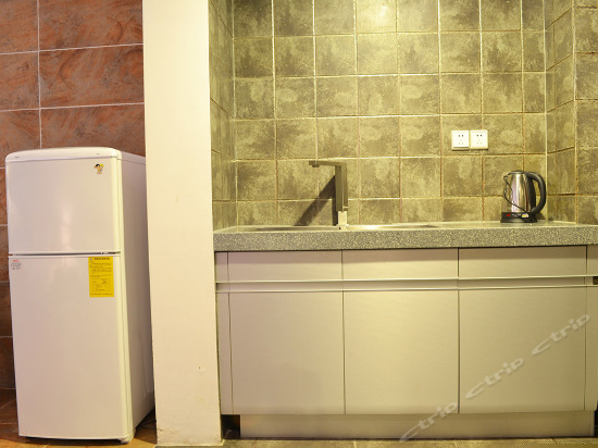 精致园景大床房